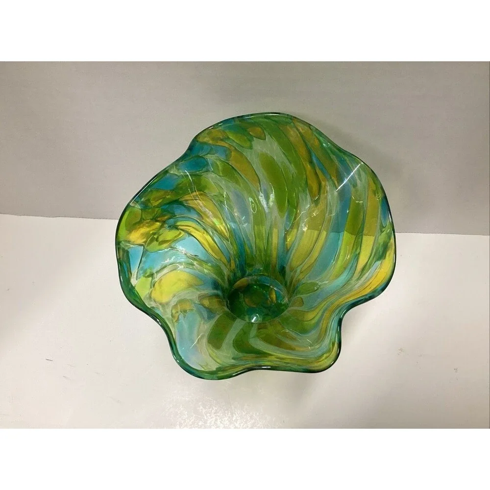glass eye studio hand blown ruffled iridescent swirl glass vase green 6.5Lx5.5W”